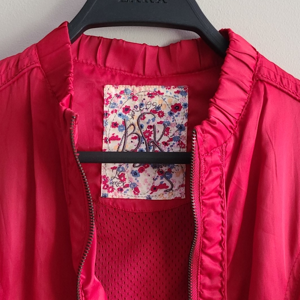 Red Jacket - Picture 2 of 4